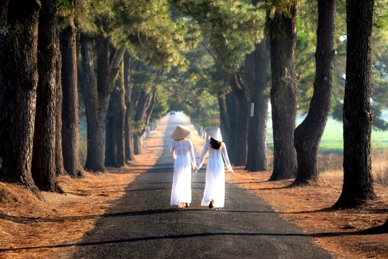 When the Path Splits: Grieving the Friends Your Spiritual Growth Left Behind
